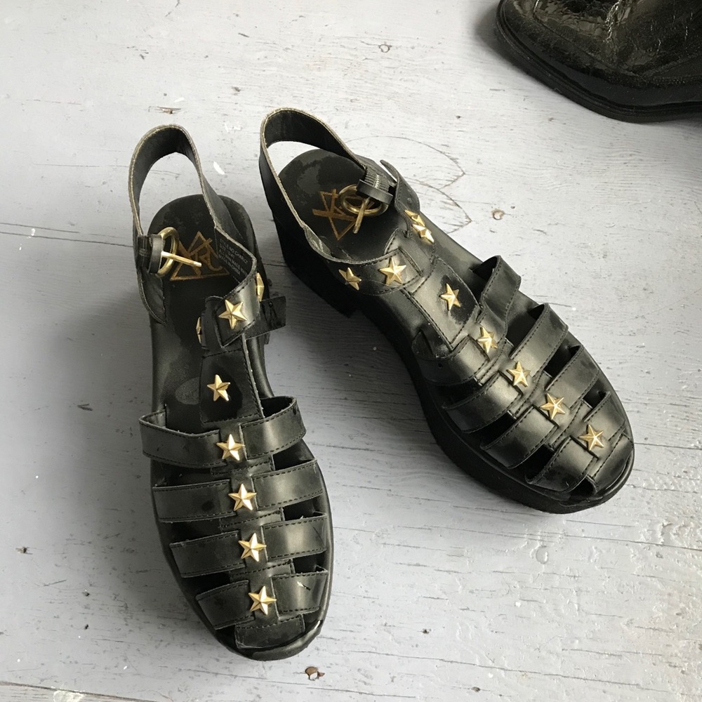 YRU Black Chariot Platform Sandals